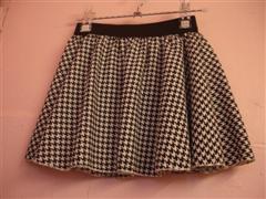 กระโปรงบาน ๆ ลายฮาวด์ชูสท์