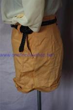 กางเกงผ้าฝ้าย ผสมลินินสีเหลืองตอง kloset style บริเวณขาเป็นกลีบบัว ทรงเป๊ะมาก ๆ ค่ะ กระเป๋าด้านในใช้