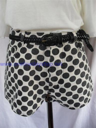 กางเกงยีนส์ เอวสูง ขาสั้น size XL ลาย polka dot พื้นขาวจุดดำ 