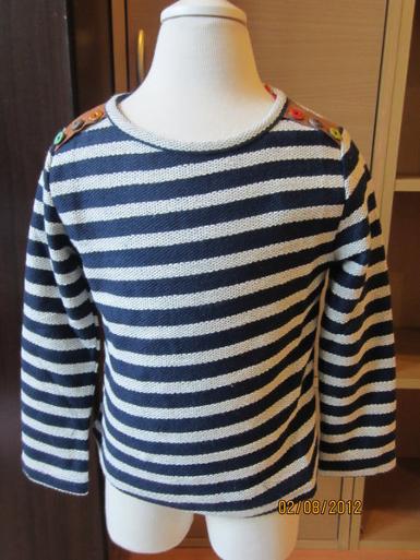 เสื้อแขนยาวลายขวาง