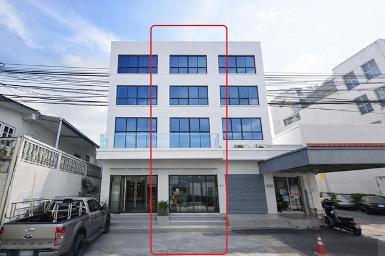 ถนนลาดพร้าว 117-121 อาคาร 3.5ชั้น ให้เช่า 2นอนเดอะมอลล์ บางกะปิ 8