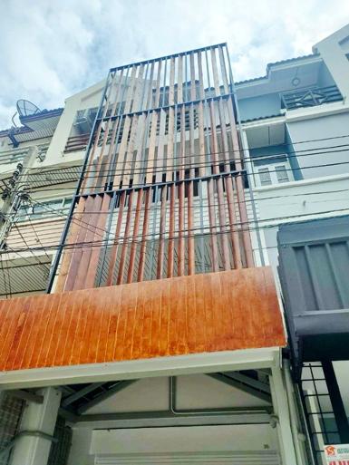 นิคมบางชัน 1กม. รีโนเวทใหม่ ถ.เสรีไทย79-85 ทาวน์โฮม 4 ชั้น สวนสย