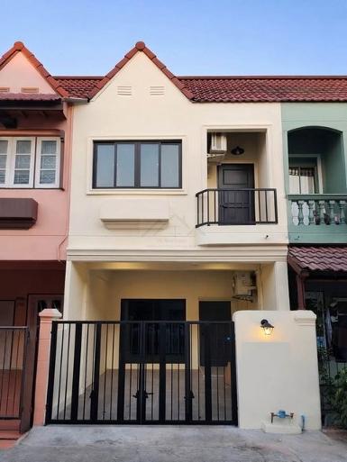 ขายทาวน์โฮม 2 ชั้น รีโนเวทใหม่ หมู่บ้านปรีชา 8 หัวหมาก27 พร้อมเข้