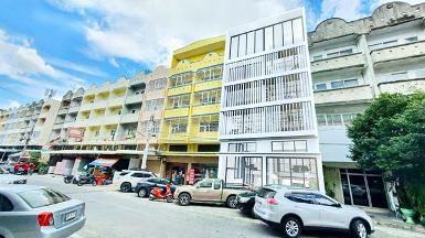 พร้อมทำธุรกิจ MRTไทรม้า 250ม. 2คูหา อาคารโชว์รูม ให้เช่า 5.5ชั้น 