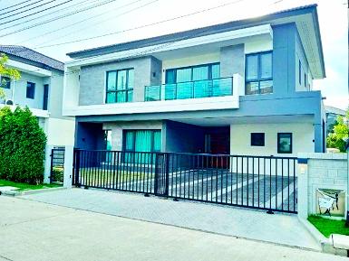 MEGAบางนา 700ม.ให้เช่าบ้านใหม่สุดหรู 2 ชั้น 95ตร.วา MRT ศรีลาซาล.
