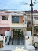 ขายทาวน์โฮม 2 ชั้น 18 ตรว. ม.เฟิสท์โฮม ซอยวัชรพล1 ใกล้ตลาดถนอมมิต