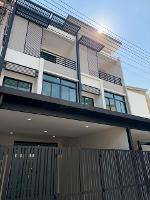 ขายทาวน์โฮม3ชั้น17ตร.วโครงการซิกเนเจอร์ซอยวัชรพล 2