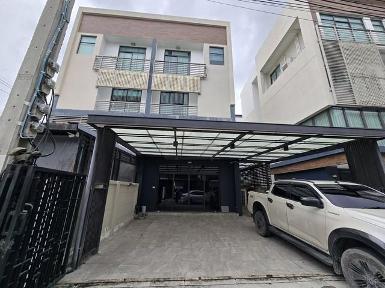 ให้เช่าโฮมออฟฟิศ 3.5 ชั้น โครงการ DISTRICT ดิสทริค เอกมัย-รามอินท
