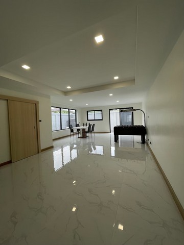 ให้เช่าโฮมออฟฟิศห้องมุม305ตร.ม. ย่านรามอินทรา62 ใกล้รถไฟฟ้า