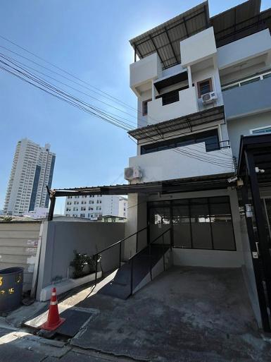 ให้เช่าโฮมออฟฟิศ 4 ชั้นหลังริม 352 ตรม. บางนา-ตราด21 ใกล้เซ็นทรัล