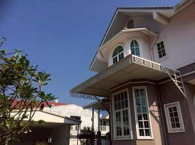 ขายบ้าน 2.5ชั้น หลังมุม 149ตรว ม.เมืองทอง4 สุขุมวิท101 ปุณณวิถี53