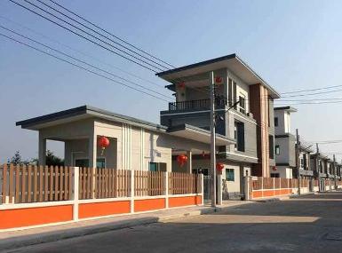 CH1156 ขายบ้านหน้ากว้าง ย่านประชาอุทิศ คลองสวน 6 ห้องนอน 4 ห้องน้