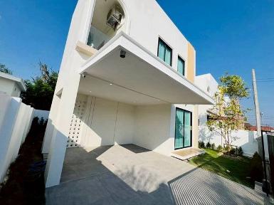 บ้านสวยให้เช่า 30,000 บาท หางดง สไตล์โมเดิร์น ตกแต่งครบ พร้อมเข้