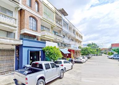 อาคาร 3.5 ชั้น น้ำมันปตท.ติดโรงเบียร์เยอรมันตะวันแดง 3-4นอน 4น้ำ 