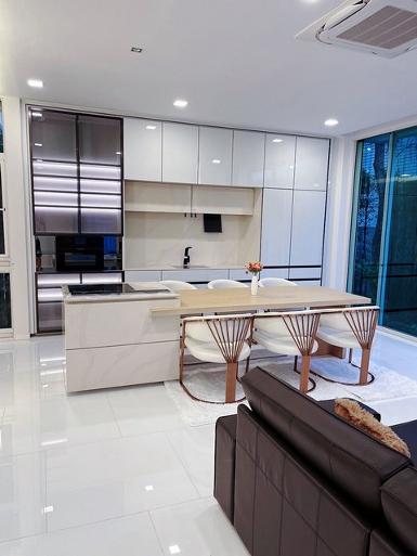 P1977 ให้เช่า ขาย บ้านเดี่ยว 2 ชั้น โครงการ วีเว่ เอกมัย-รามอินทร