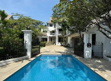 Pool Villa 3ชั้น 200ตารางวา Fashion ให้เช่าคฤหาสน์ 1,200ตรม.