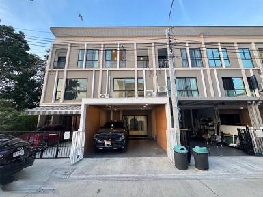 ขายทาวน์โฮม 3 ชั้น 191 ตรม. Patio ศรีนครินทร์ พระราม9 (กรุงเทพกรี