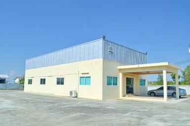 โรงงานพร้อมโกดัง และที่ดินให้เช่า 650 ต นิคมอุตสาหกรรมลำพูน 500 ม