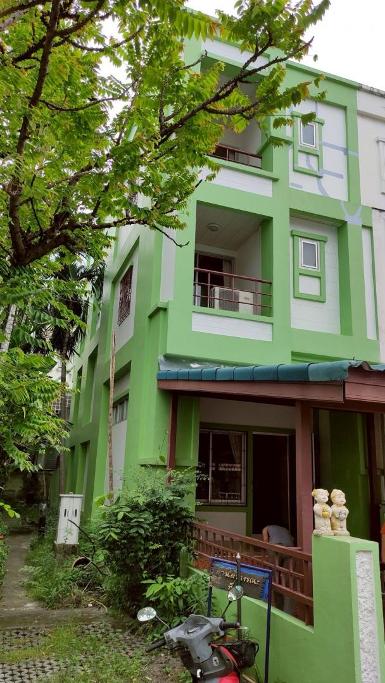 ให้เช่าทาวน์โฮม 3 ชั้น แฮปปี้แลนด์ แกรนวิลล์ ซ.ลาดพร้าว 101