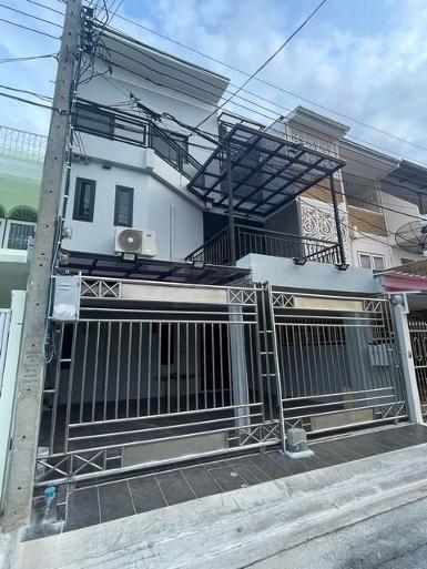 ขายทาวน์โฮม 2 คูหา 3 ชั้น ซอยกรุงเทพ-นนท์ 54 ใกล้ MRT วงศ์สว่าง