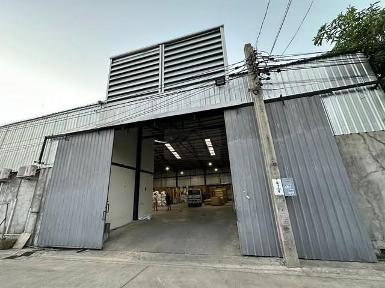 ให้เช่าโกดัง 900 ตร.ม. พร้อมออฟฟิศ ซอยนวลจันทร์ 21 ใกล้เลียบด่วน