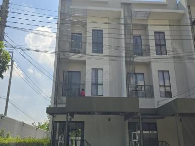  ให้เช่า ขายโฮมออฟฟิศ 3 ชั้น ห้องมุม Villa Albero กรุงเทพกรีฑา 
