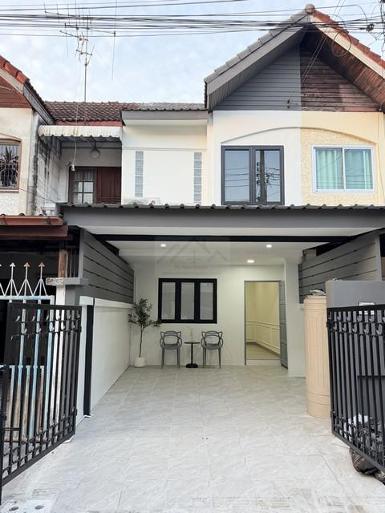 ขายทาวน์โฮม 2 ชั้น 120 ตรม. หมู่บ้านเลิศอุบล โชคชัย 4 ลาดพร้าว