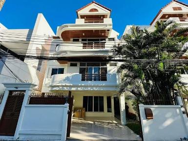 ให้เช่าบ้านเดี่ยว 4 ชั้น 5 ห้องนอน ย่านพร้อมพงษ์ ซอยสุขุมวิท 31