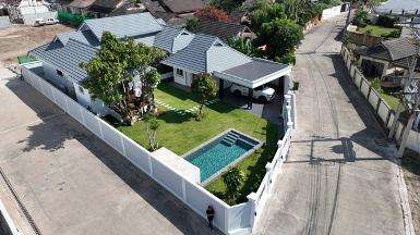 Luxury Pool Villa Pattaya พูลวิลล่าบ้านหรู พัทยา ชลบุรี สยามคันทร