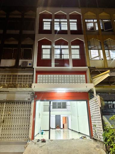 เดอะมอลล์ บางกะปิ นิด้า ซอยเสรีไทย 44-52 สวนสยาม อาคาร 3.5 ชั้น 3