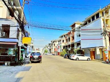 อาคาร 4ชั้น 17ตร.วา.เซนทรัลพระราม2 1.55กม. ไทวัสดุพระราม2 300ม. 