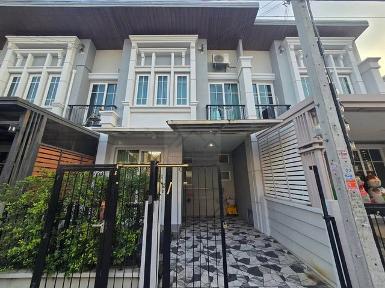 ให้เช่าทาวน์โฮม 2 ชั้น 3 ห้องนอน โกลเด้นท์ทาวน์ 3 บางนา-สวนหลวง